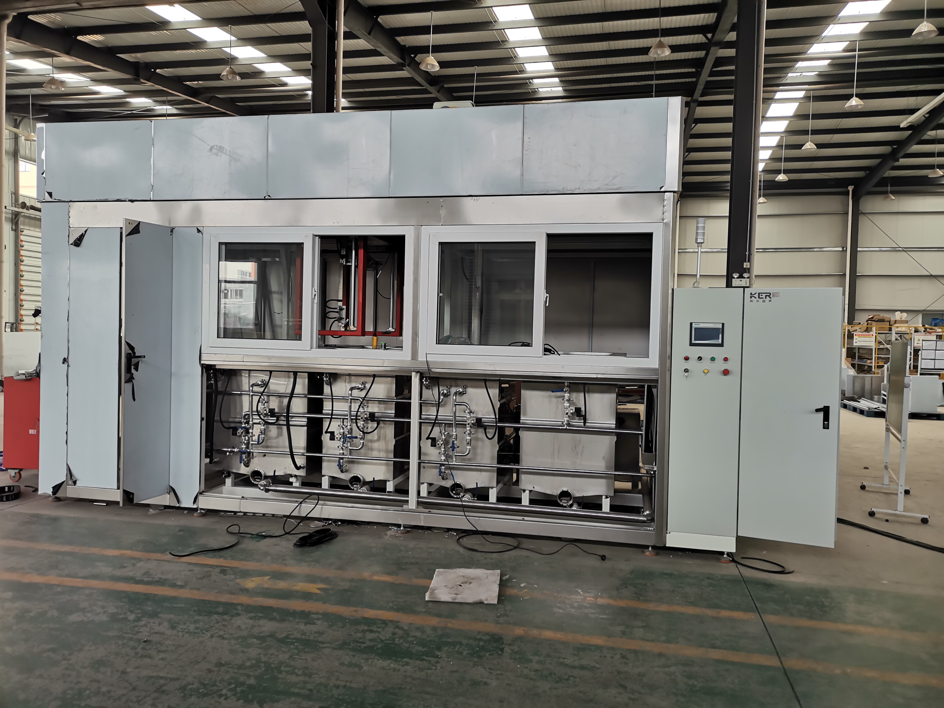 解決異形件清洗難題——通過式噴淋清洗機的實用價值